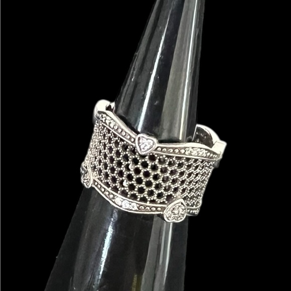 Silver plated mesh design ring size 5.5 With tiny hearts - Picture 2 of 7